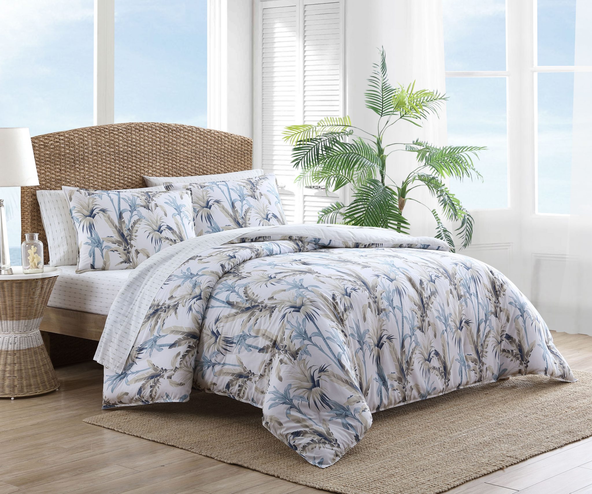 Tommy Bahama Catalina Printed Quilt Cover Set in Silver Blue